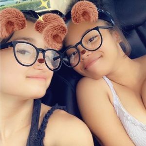 Meet your Posher, Olivia